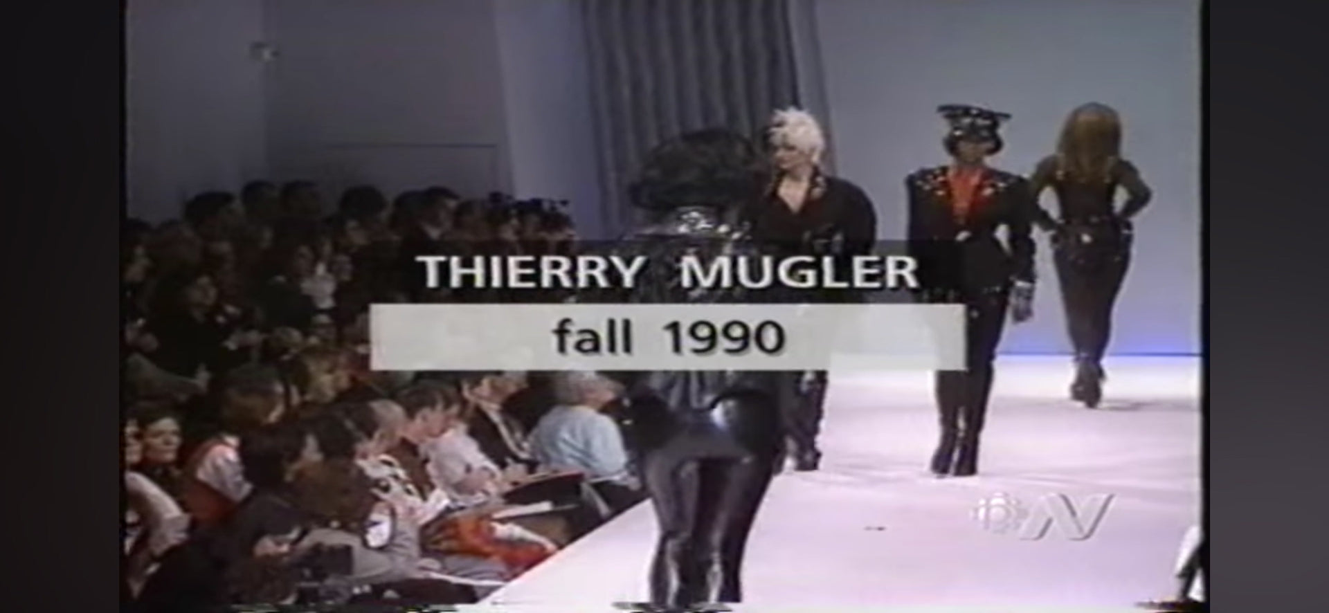 Thierry Mugler 花柄ノーカラージャケット　ベロア　黒　9AR Thierry Mugler 花柄ノーカラージャケット ベロア 黒 9AR INTO